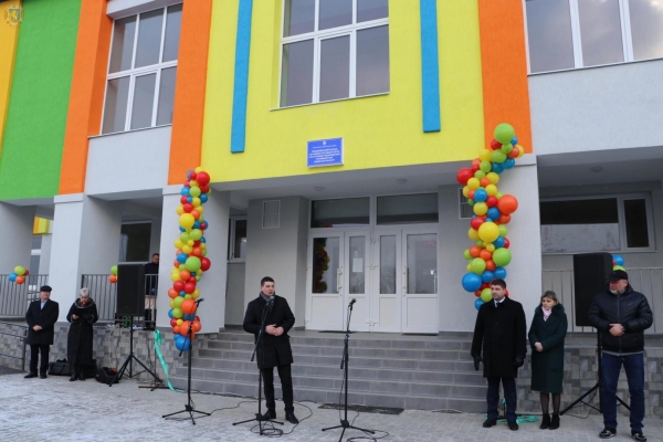 У Гніздичеві відкрили нову школу для понад 400 дітей