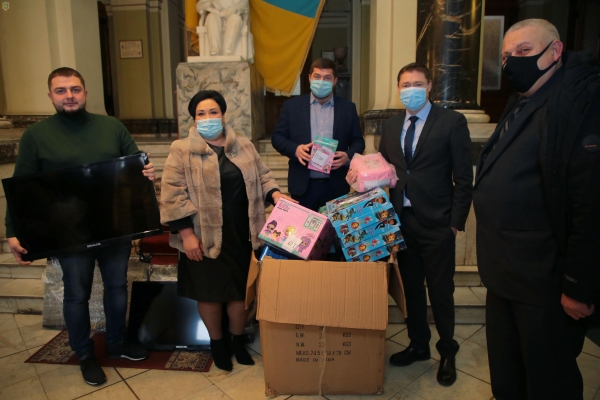 До Дня святого Миколая дітям-сиротам на Львівщині подарують майже 5 тисяч іграшок