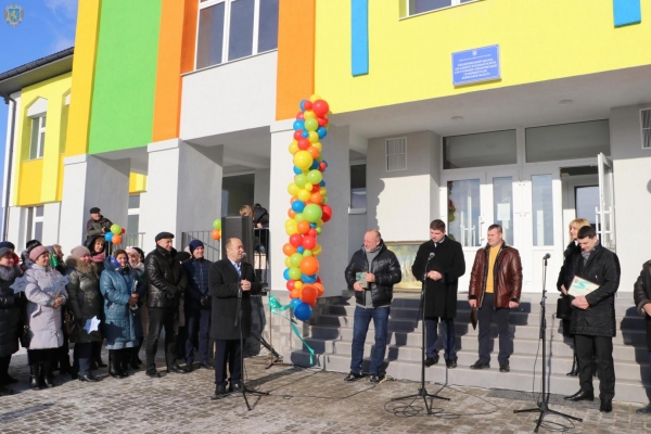 У Гніздичеві відкрили нову школу для понад 400 дітей
