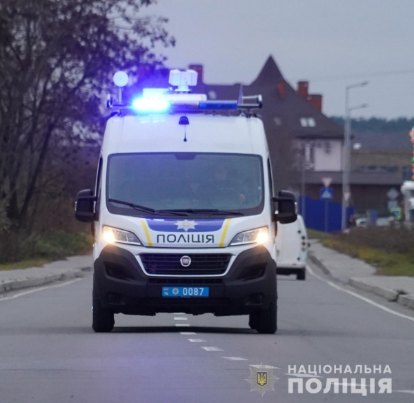  Автопарк поліції Львівщини поповнився двома новими спецавтомобілями