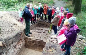 Школьники в Жовкве ознакомились с профессиями археолога и экскурсовода