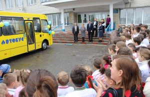 На Жовкивщине дети будут доезжать в школу на новых автобусах