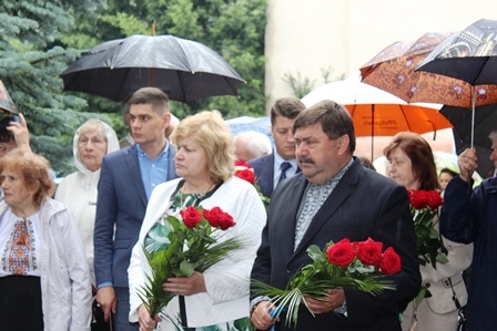 У вогні перетоплюється залізо у сталь, у боротьбі перетворюється народ у націю!