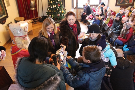 Резиденція Святого Миколая у Жовківському замку дарує дітям подарунки
