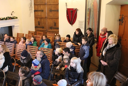 Резиденція Святого Миколая у Жовківському замку дарує дітям подарунки