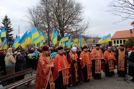 Делегація Жовківщини вшановує пам’ять 366 українців, вбитих у Павлокомі 