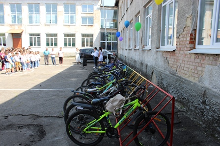 У Зашківській ЗОШ встановили велопарковку