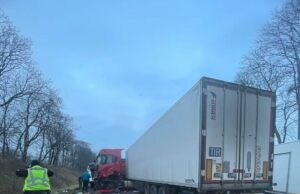 У Львівському районі внаслідок автозіткнення травмований водій вантажівки – поліцейські встановлюють обставини події