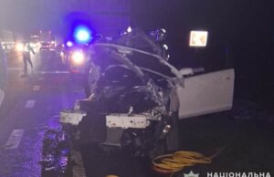 Двоє загиблих та травмована дитина – поліцейські встановлюють обставини ДТП на Львівщині