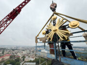 У Львові відновили історичний хрест на соборі Святого Юра