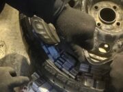 В ПП Краківець прикордонники виявили контрабанду майже 500 пачок цигарок