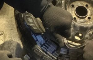 В ПП Краківець прикордонники виявили контрабанду майже 500 пачок цигарок