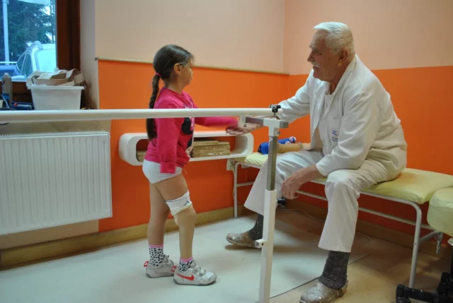 дитячий протез