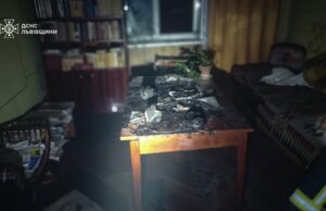 Пожежа у Львові: жінка постраждала через свічку