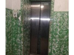 Троє молодиків розхитали кабіну ліфта у Львові: один впав у шахту.