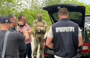 На Львівщині адвоката підозрюють в одержанні 9 тисяч доларів хабаря від військового