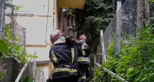 У Львові рятувальники через вікно потрапили до квартири 88-річної жінки