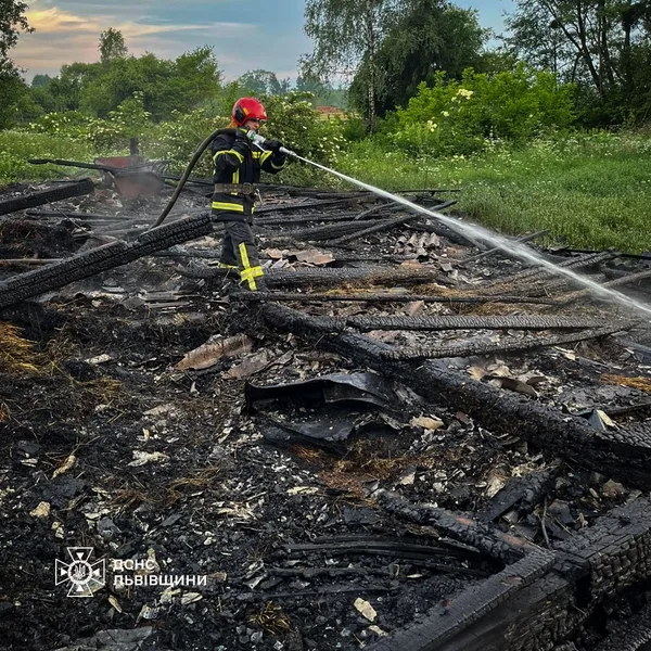 image У Шептицькому районі загасили пожежу в господарській будівлі