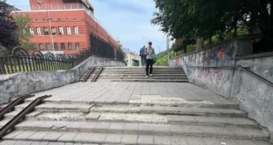 У Львові ремонтують сходи та облаштовують новий пандус на проспекті Чорновола