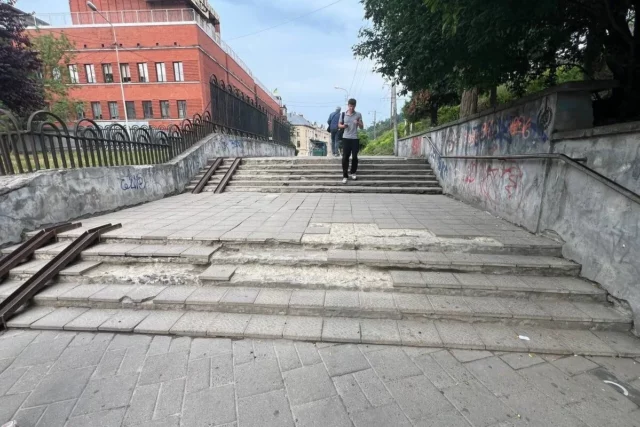 image У Львові ремонтують сходи та облаштовують новий пандус на проспекті Чорновола