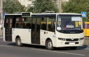 У Львові на вулиці Замарстинівській автобус №63 потрапив у ДТП, травмовано чотирьох пасажирів