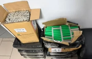 На Львівщині митники вилучили акумулятори, iPhone та автодеталі без декларування На Львівщині митники вилучили акумулятори, iPhone та автодеталі без декларування