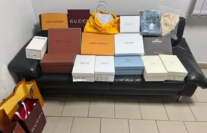 На пунктах пропуску «Краківець» і «Шегині» виявили недекларований люксовий товар на 2 мільйони гривень На пунктах пропуску «Краківець» і «Шегині» виявили недекларований люксовий товар на 2 мільйони гривень