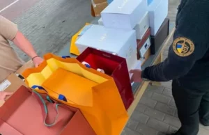 На Львівщині виявили брендові незадекларовані товари майже на 1,5 млн грн На Львівщині виявили брендові незадекларовані товари майже на 1,5 млн грн