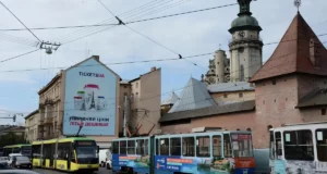 На площі Митній у Львові замінять аварійну трамвайну колію
