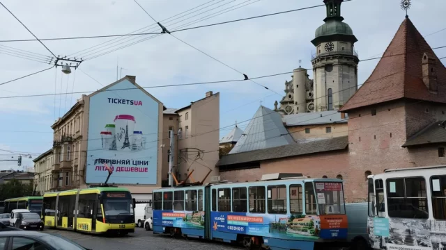 image На площі Митній у Львові замінять аварійну трамвайну колію