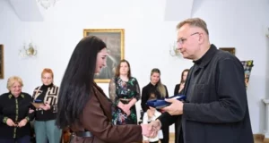 Дружині сержанта Петра Ткачика посмертно вручили Комбатантський Хрест