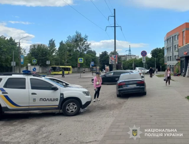 image У Львові на вулиці Вашинґтона автомобіль травмував пішохідку