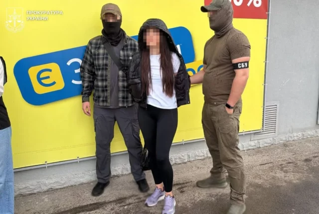 image На Львівщині викрили жінку, яка за 37 500 доларів пропонувала «виїзд» чоловікам за кордон