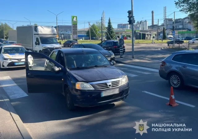 image У Львові на перехресті Пасічної та Вашинґтона автомобіль травмував пішохідку