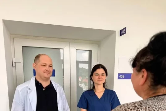 У Львові лапароскопічно видалили гігантську кісту розміром з кавун