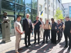 (Українська) У львівському центрі «Мікрохірургія ока» запрацювала сонячна електростанція У львівському центрі «Мікрохірургія ока» запрацювала сонячна електростанція