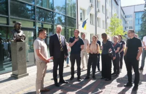 У львівському центрі «Мікрохірургія ока» запрацювала сонячна електростанція У львівському центрі «Мікрохірургія ока» запрацювала сонячна електростанція
