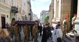 Завтра у Львові попрощаються з воїнами Ігорем Ільківим та Петром Николиним