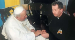 Отець Богдан Прах згадав історичний візит Папи Івана Павла ІІ до Львова