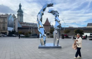 На площі Митній у Львові з’явиться тимчасова скульптура про війну На площі Митній у Львові з’явиться тимчасова скульптура про війну