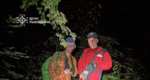 У Карпатах рятувальники знайшли травмованого туриста з Львова