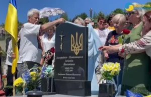 У Підгірцях відкрили надмогильний пам’ятник зв’язковій УПА Зеновії Загоруйко-Петелицькій У Підгірцях відкрили надмогильний пам’ятник зв’язковій УПА Зеновії Загоруйко-Петелицькій