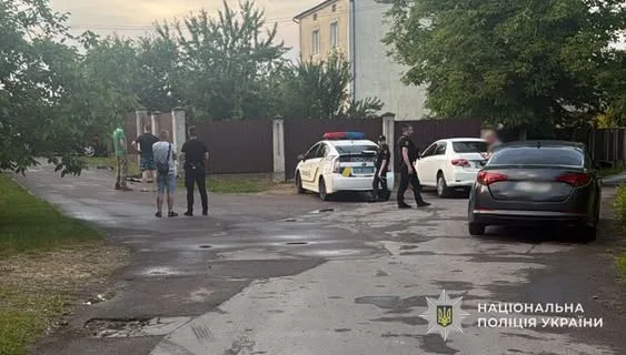 image У селі Станиля на Львівщині п’яний водій Renault Megane врізався в огорожу, травмований пасажир