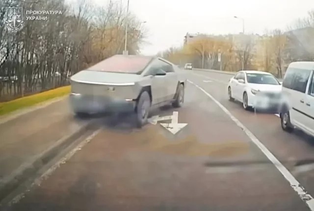 image У Львові водія Tesla Cybertruck обвинувачують у систематичному ігноруванні рішень суду