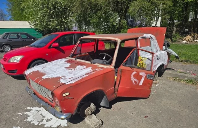 У Львові понад 100 покинутих авто перевезли на арештмайданчик