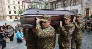 25 червня Львів проведе в останню дорогу воїнів Олексія Голікова, Євгена Бучму та Володимира Барботька
