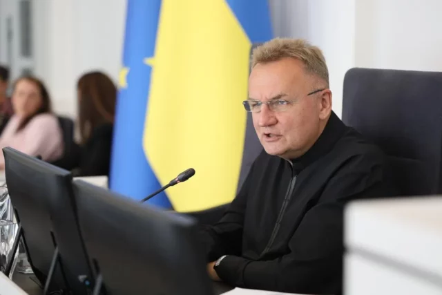 Мер Львова просить МОЗ анулювати ліцензію клініки «Аксіома Медікал»