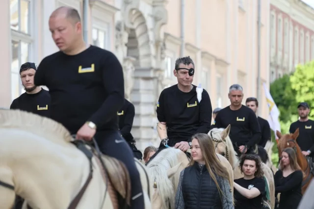 У Львові затвердили правила іпотерапії для військових та ветеранів