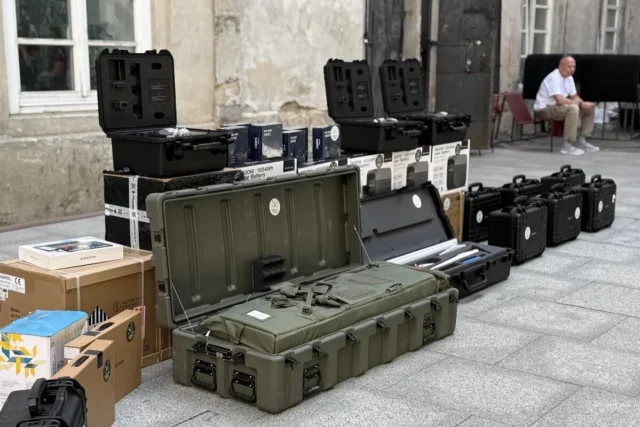 Львів передав військовим бригадам техніку більш як на 10 млн грн