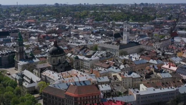 У Львові дозволили сонячні панелі на пам’ятках за новими правилами